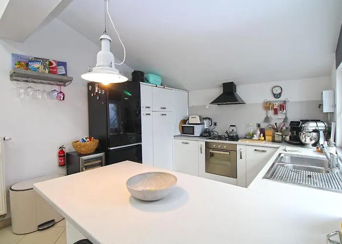 House Kada 1572 펜션 풀라