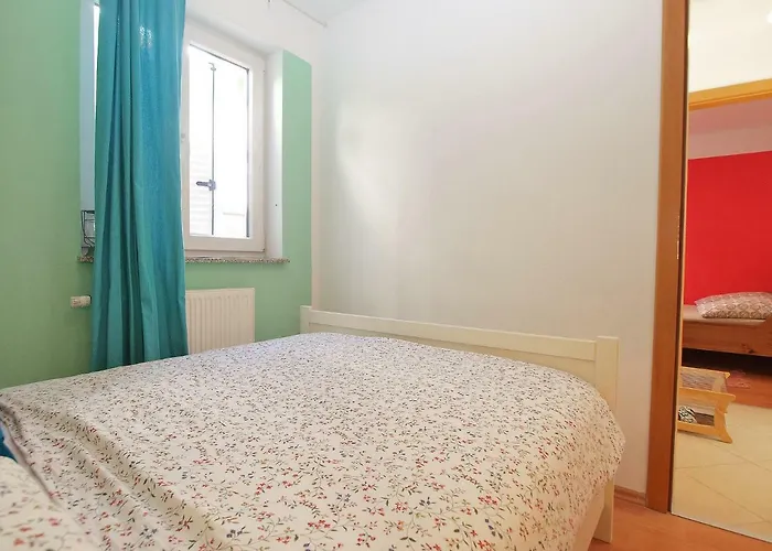 House Kada 1572 펜션 풀라