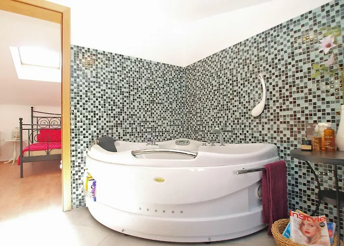 House Kada 1572 * Πούλα