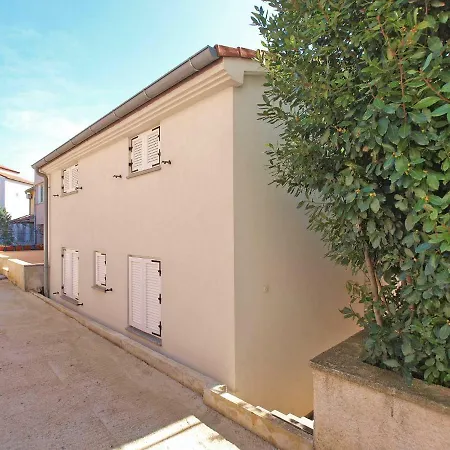 בית נופש House Kada 1572